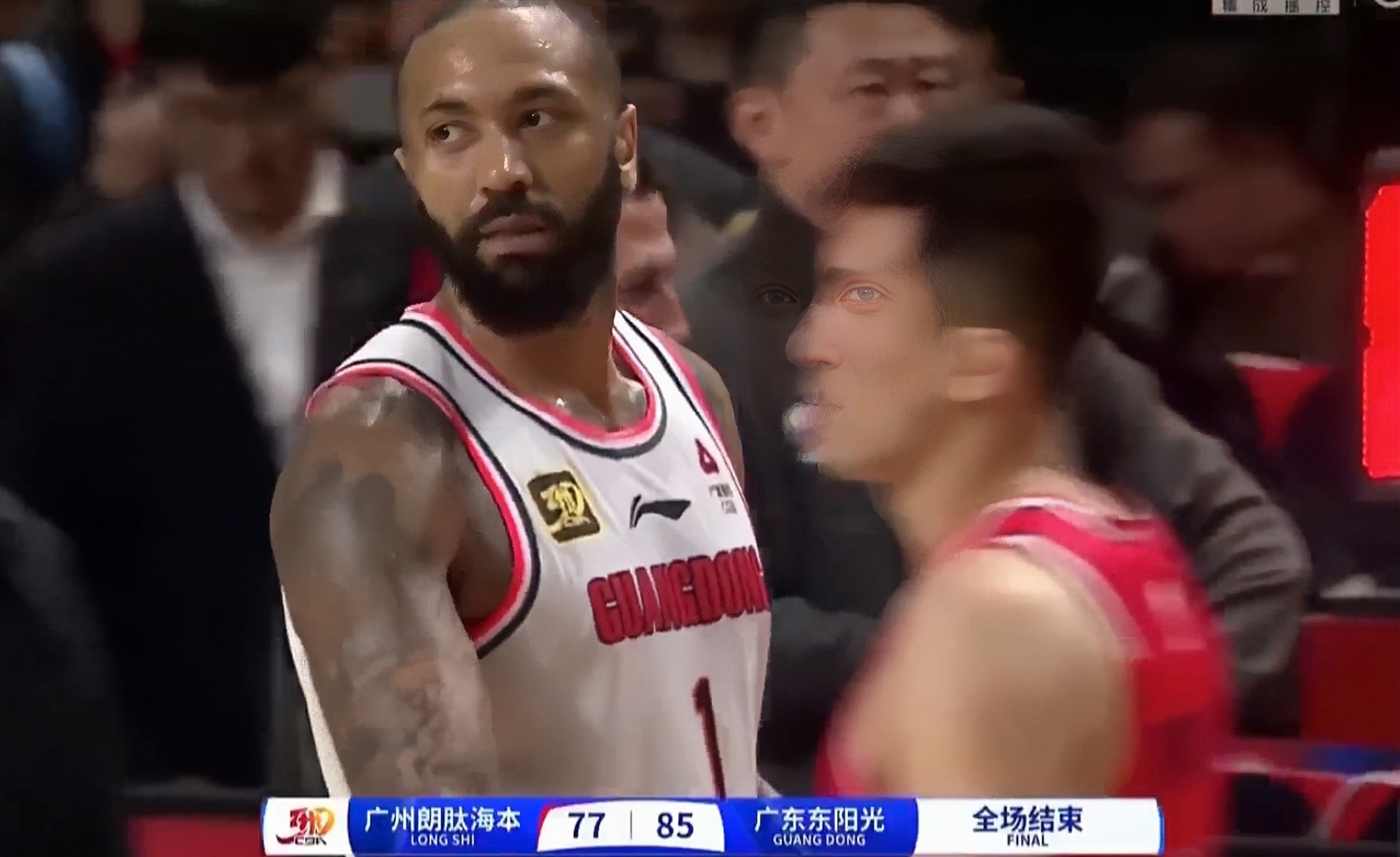 半场领先，球队最终逆转战胜对手
