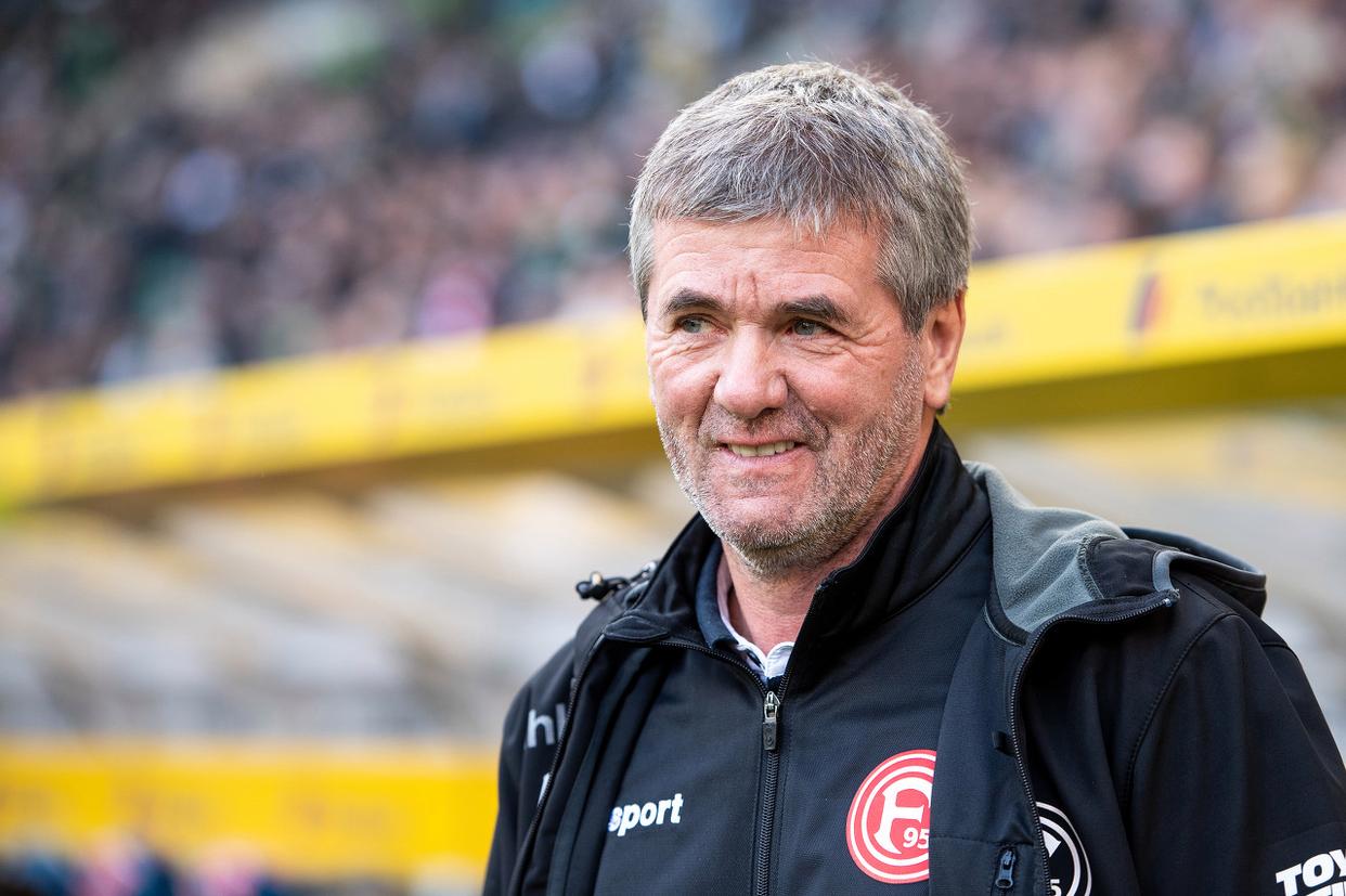 科隆主帅因言论被罚款，影响球队形象