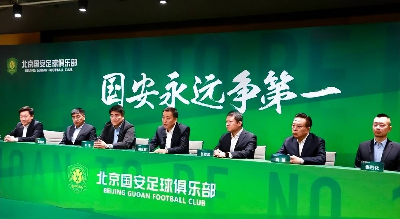 包含新赛季揭幕战持续激动人心，球队轻取胜利的词条