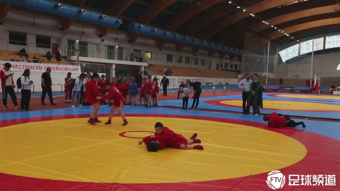 顽强拼搏：俄罗斯选手实现突破的简单介绍