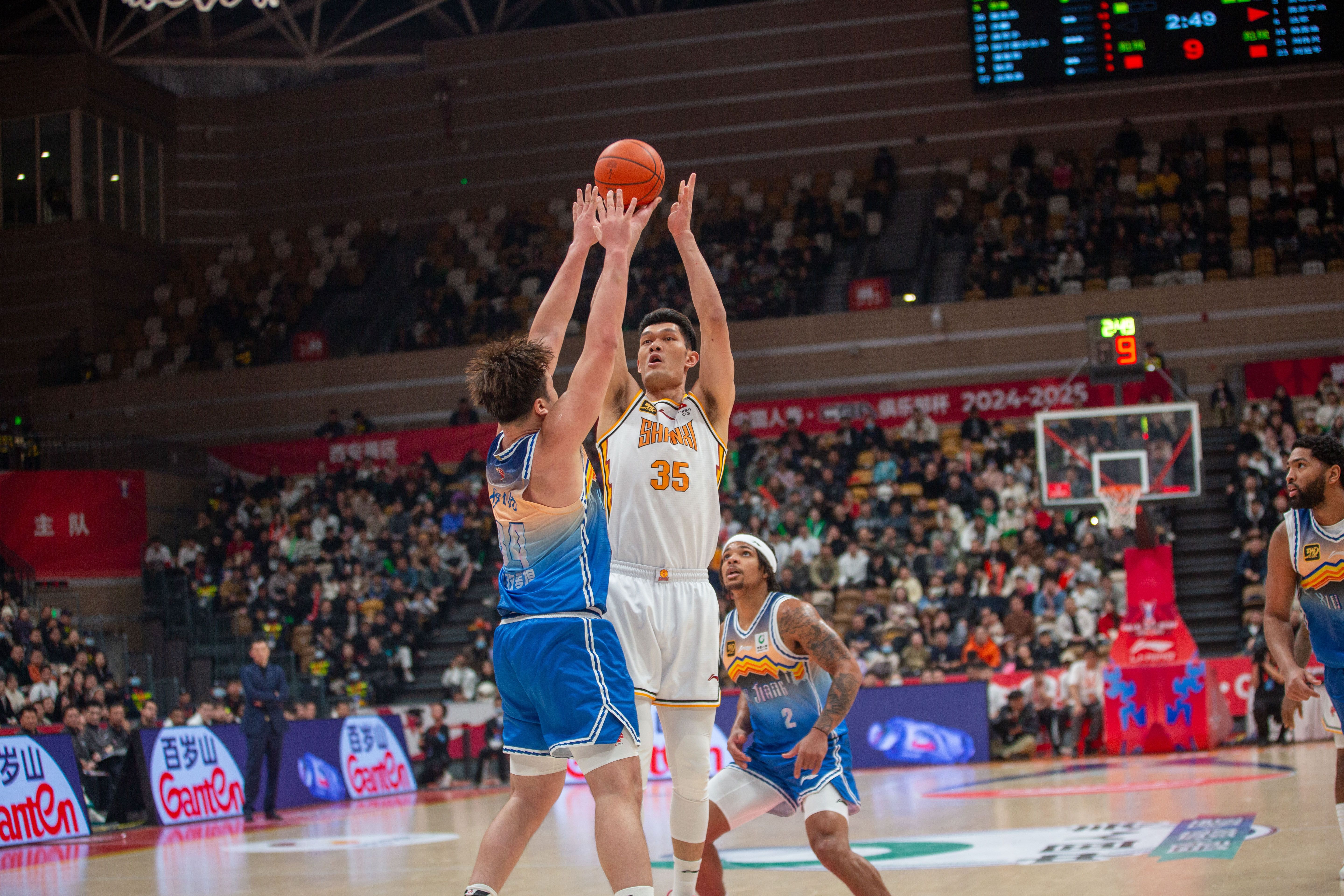 新疆男篮力克吉林队，成功晋级半决赛