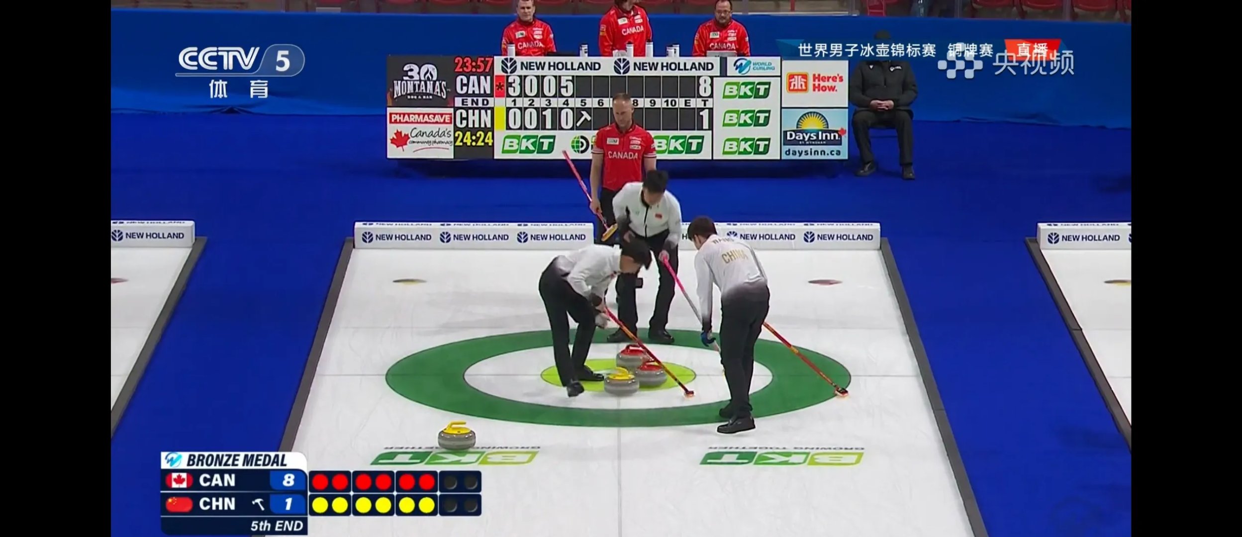 九游体育在线登录-紧张激烈的比赛，一丝不苟的防守表现令人赞叹