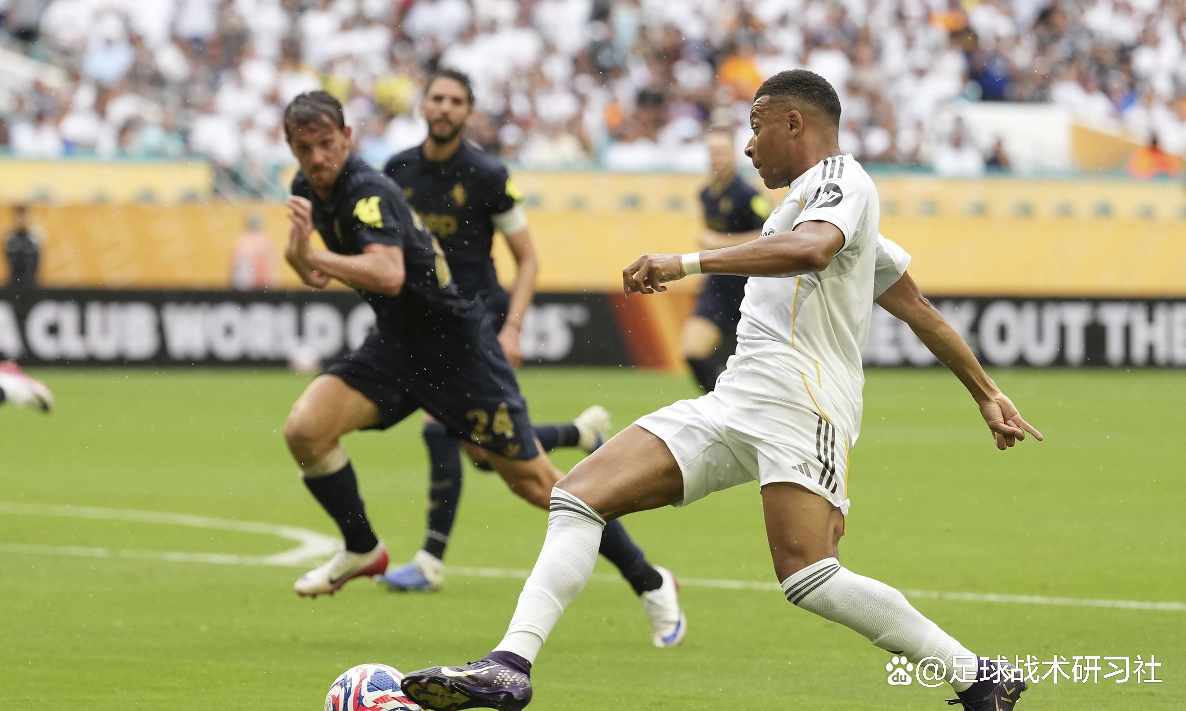 九游体育登录-西亚球队表现亮眼，轻松晋级阶段赛