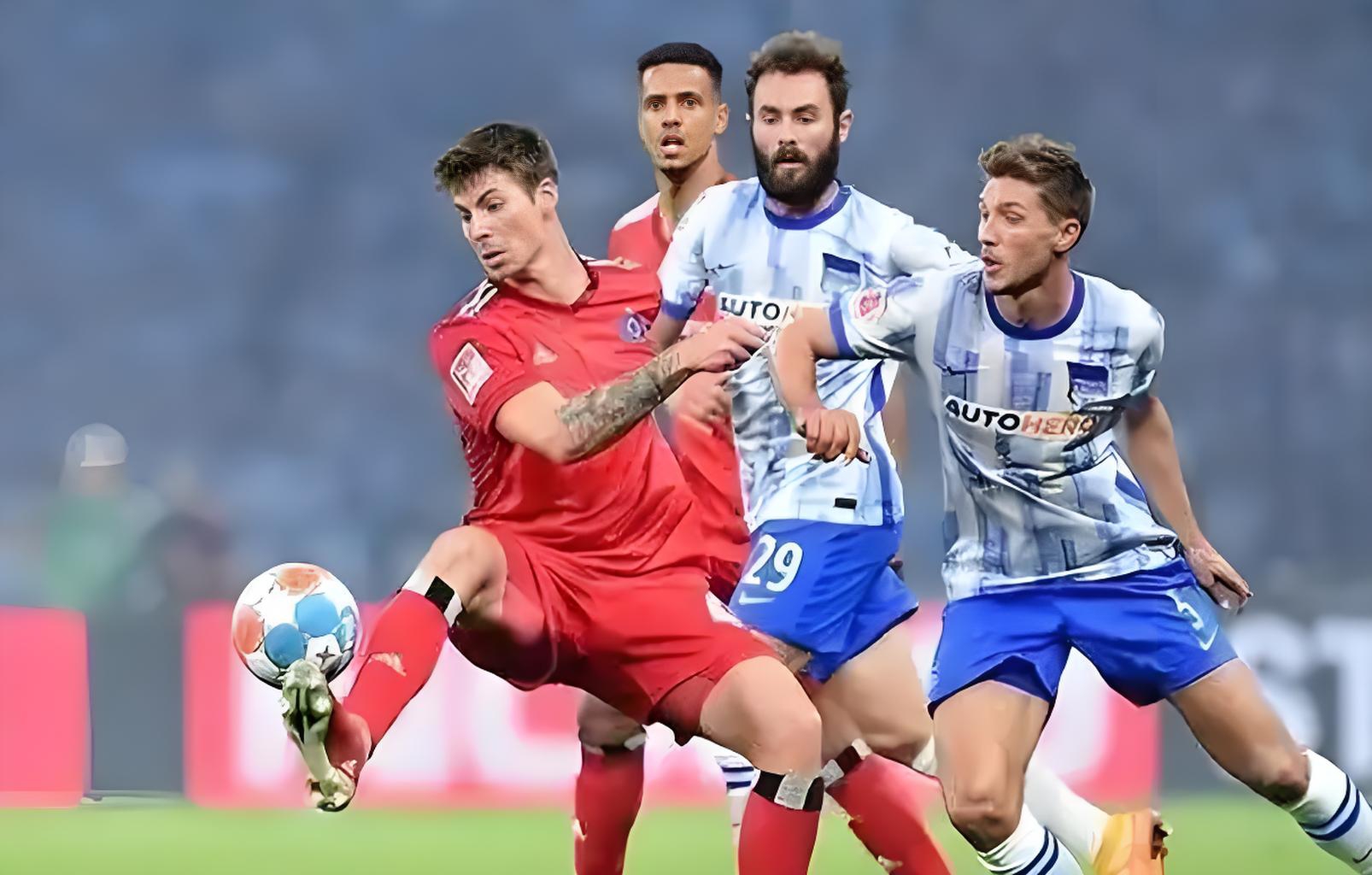 柏林队迎来胜利，球迷热情接受狂欢