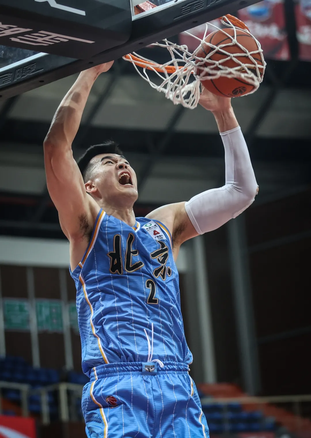 深圳男篮全队得分均衡，客场大胜对手毫无悬念