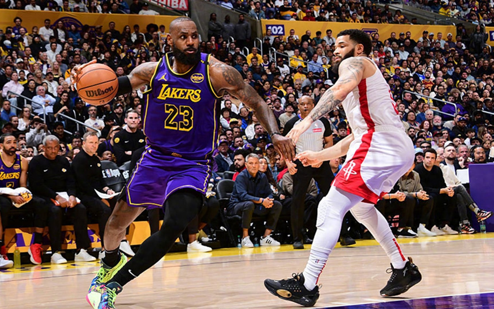 湖人的宿命之战：詹姆斯面对老东家！