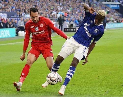 巴恩斯利主场惊险获胜，升班马士气大增的简单介绍