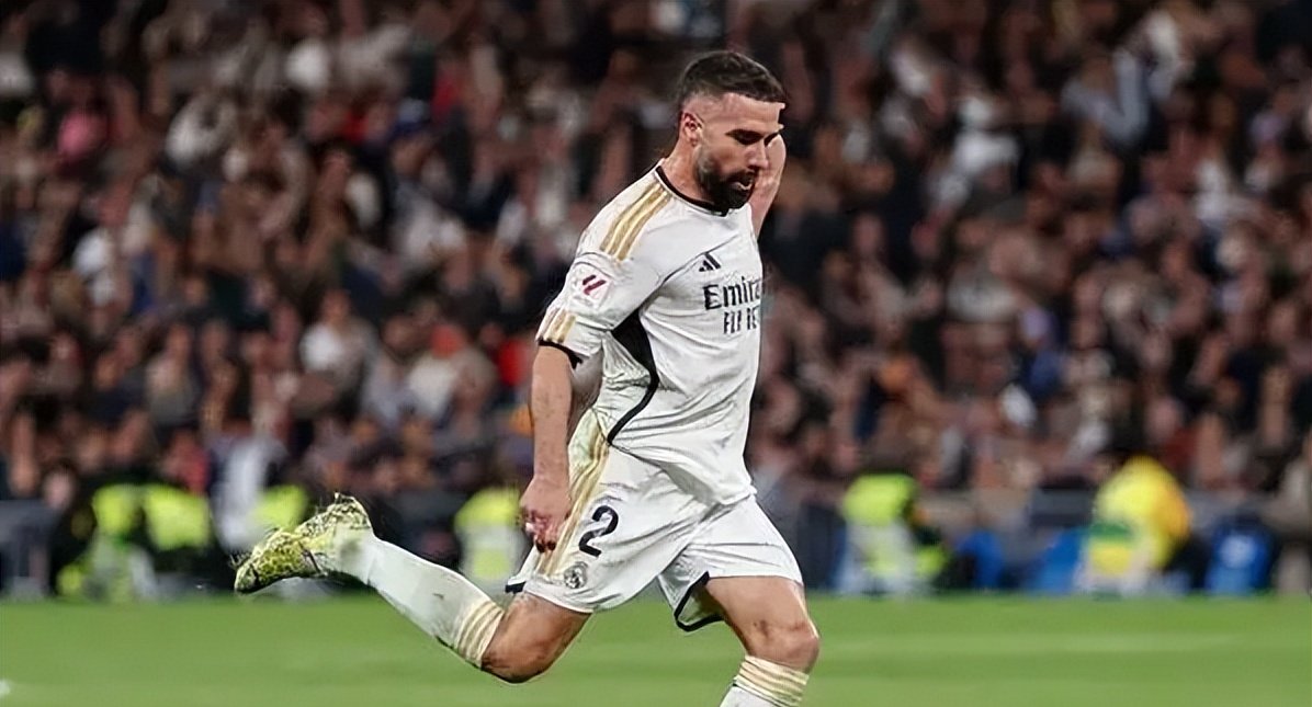 皇马门将神勇扑救,力保球门不失 皇马门将神勇扑救,力保球门不失