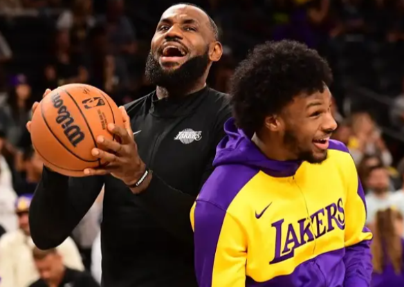 湖人队员爆发个人能力，帮助球队夺得连胜