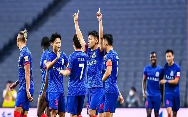 部分球迷遭遇暴力袭击,引发争论 部分球迷遭遇暴力袭击,引发争论