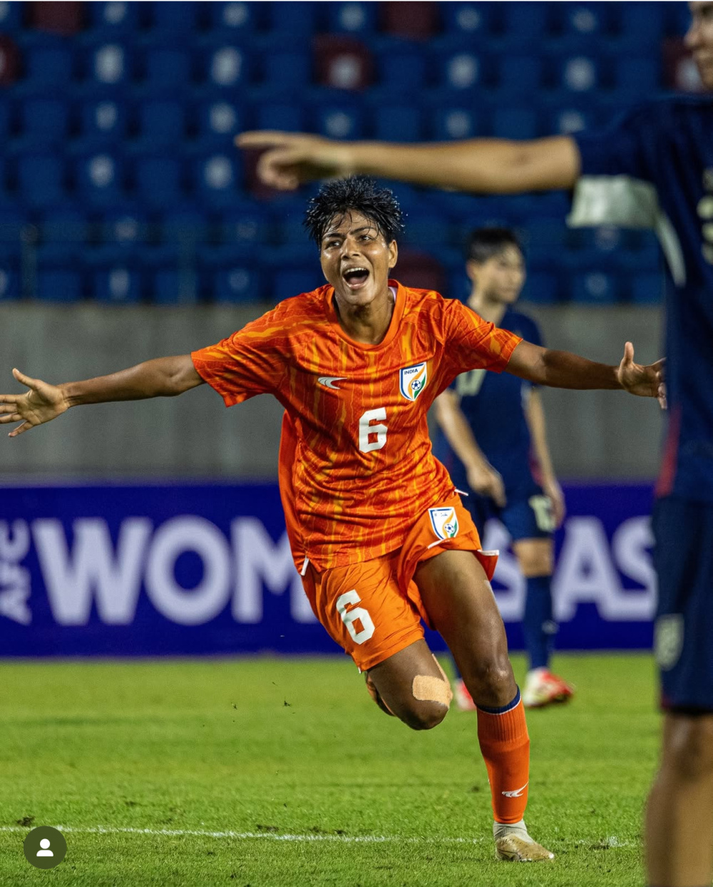 包含哥伦比亚球员获得亚洲杯最佳射手殊荣的词条